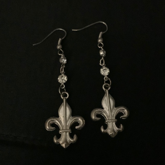 Fleur-de-lis Dangle Earrings - Picture 1 of 2